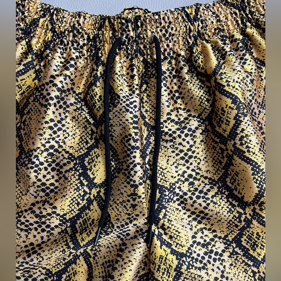 NWT - Nike Women’s Dri-Fit Rebel Fly Basketball Short - Size M - Picture 5 of 12